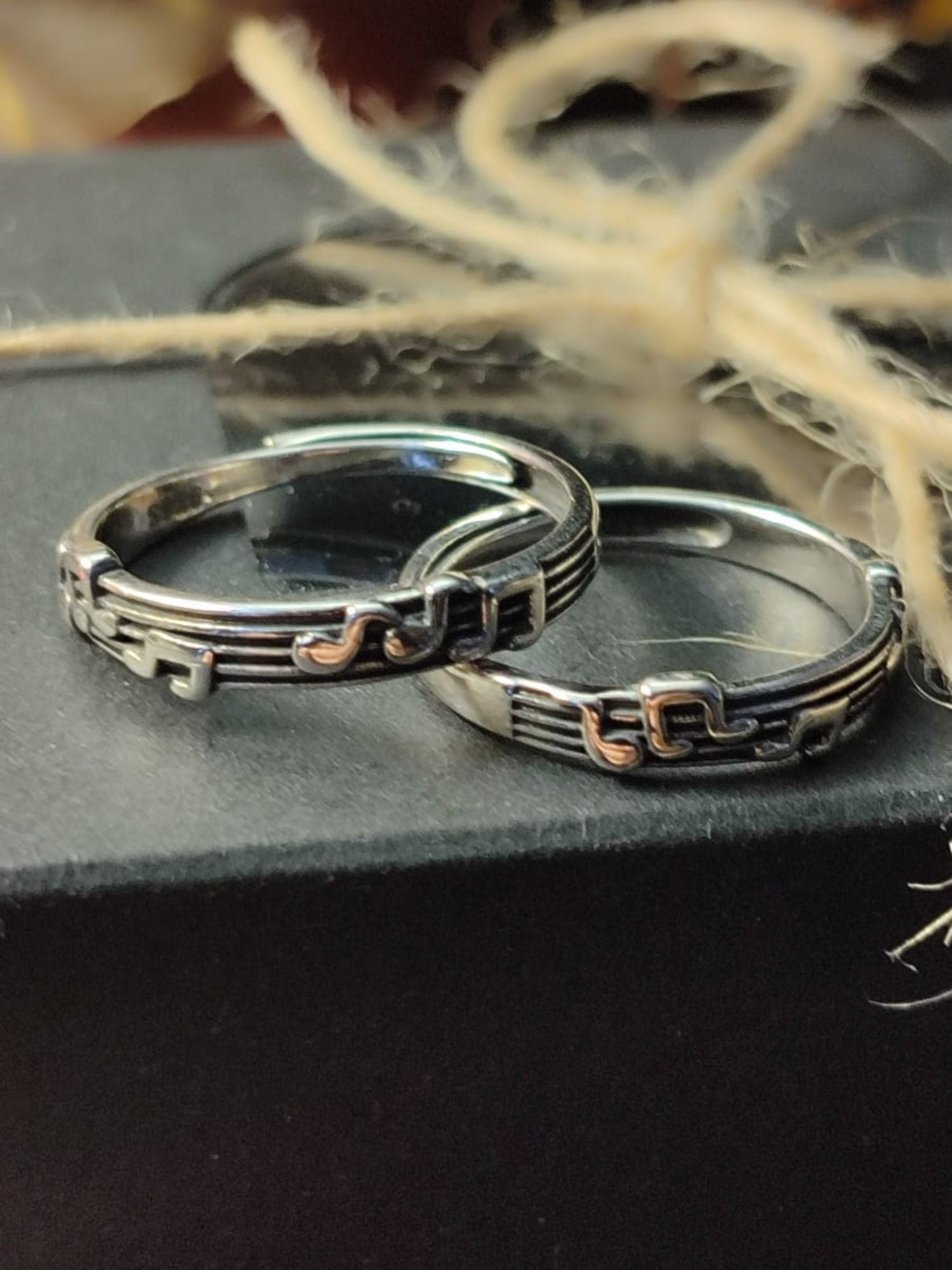 Prilagodljivi prsten u obliku nota s925