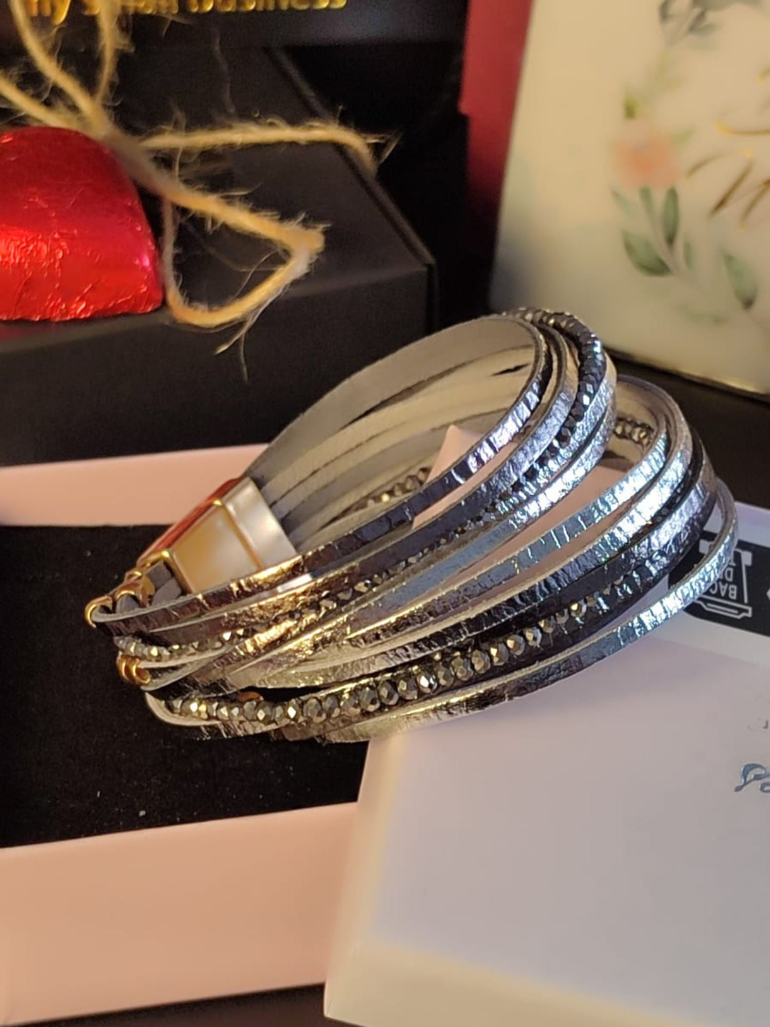 Vintage višeslojna kožna narukvica