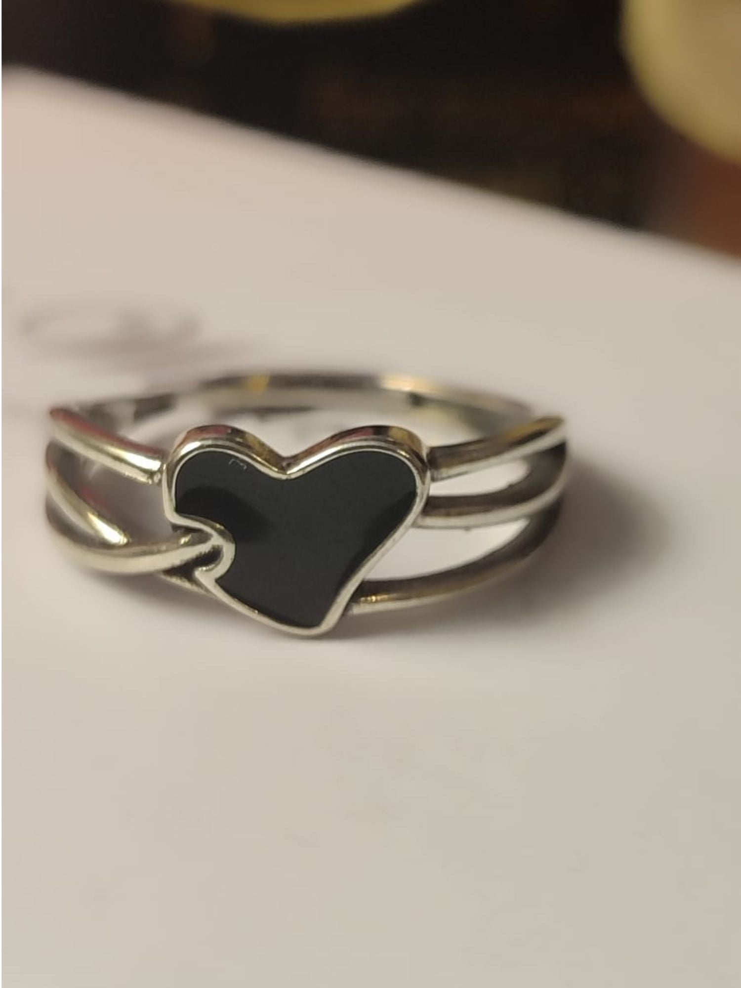 Prilagodljivi prsten u obliku crnog srca od 925 srebra