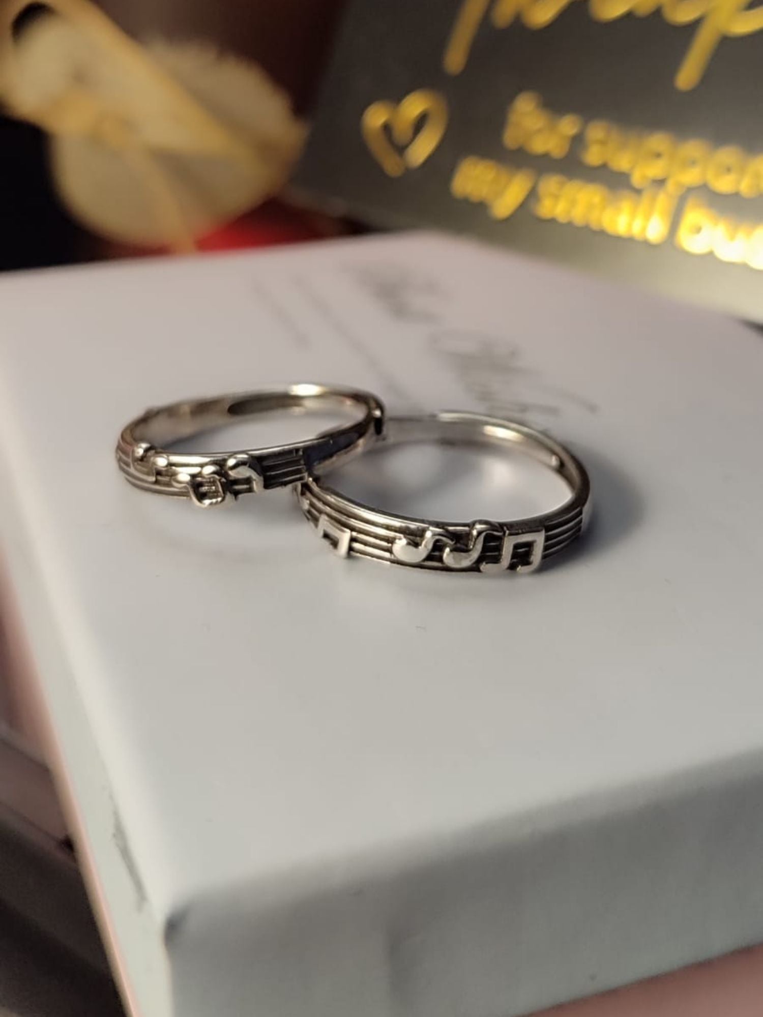 Prilagodljivi prsten u obliku nota s925