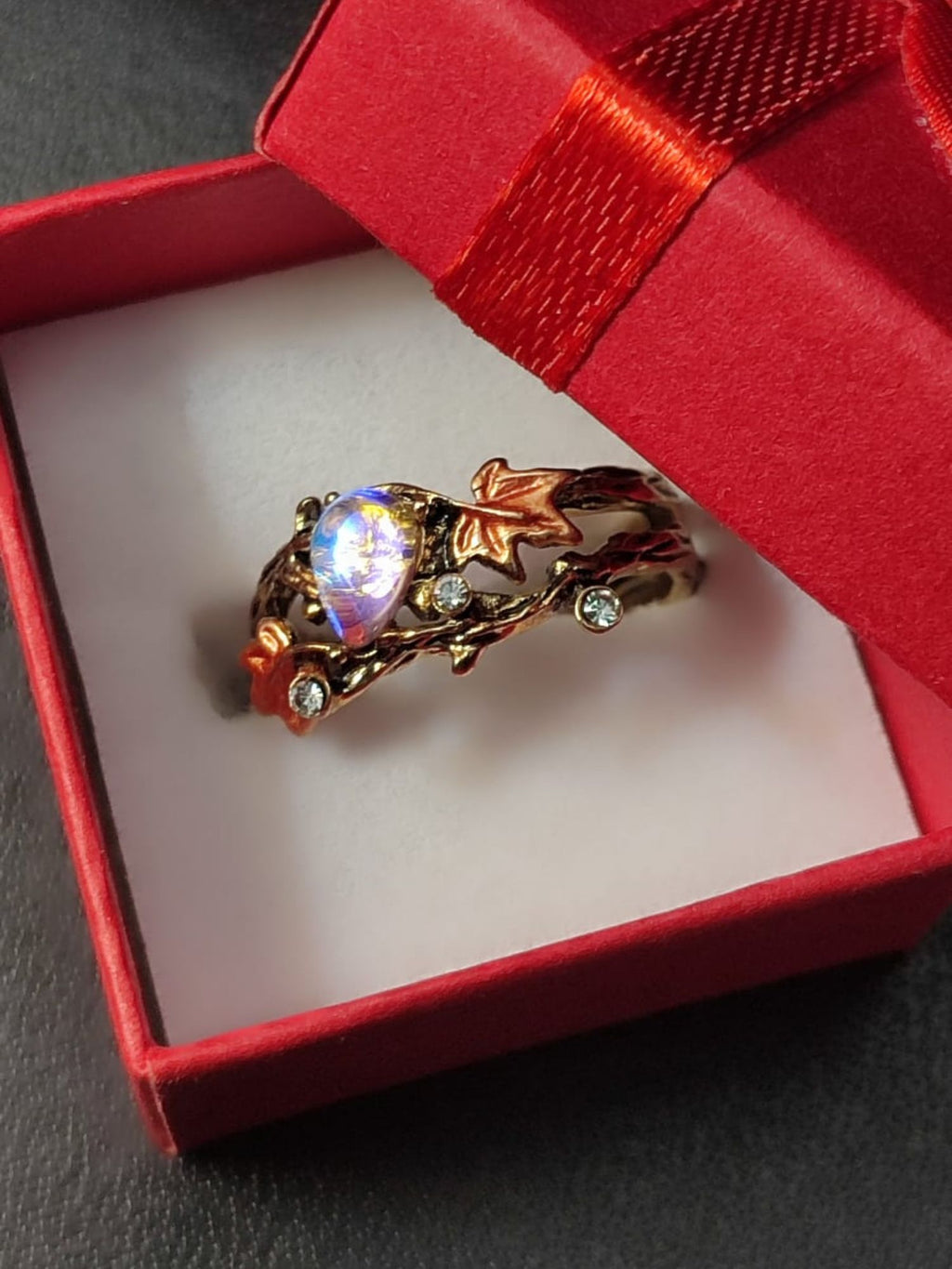 Vintage boho prsten sa cvijetnim drvenim perlicama