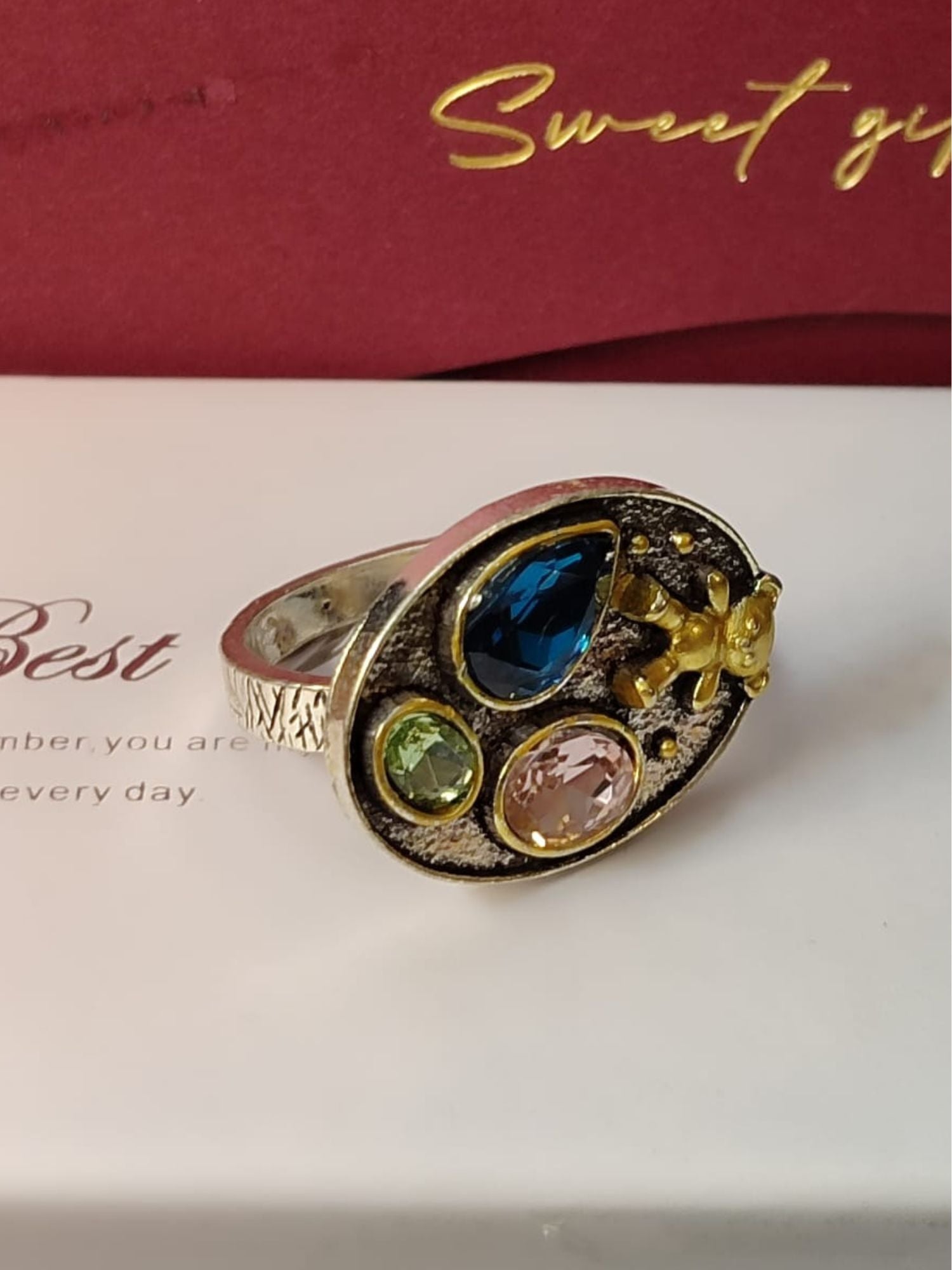 Vintage prsten sa mozaicima