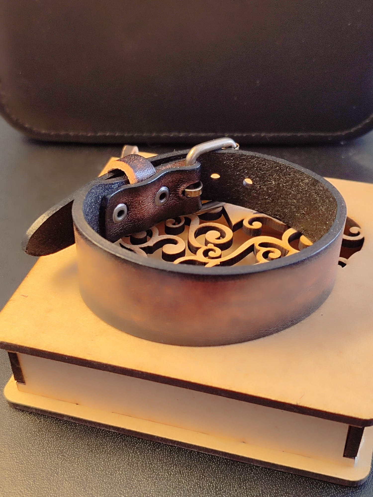 Vintage smeđa kožna narukvica