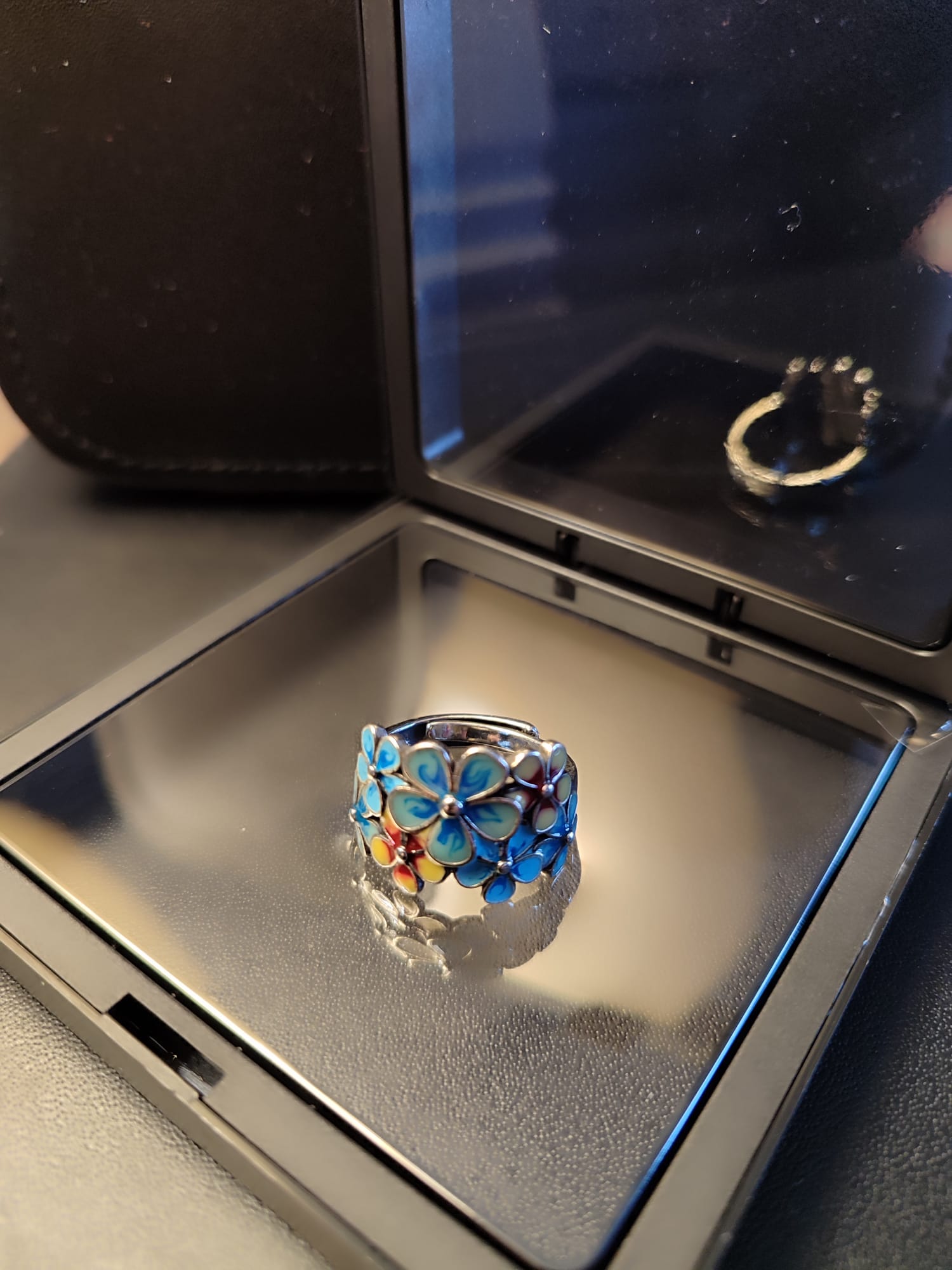 Prilagodljivi prsten u obliku cvijeća od 925 srebra