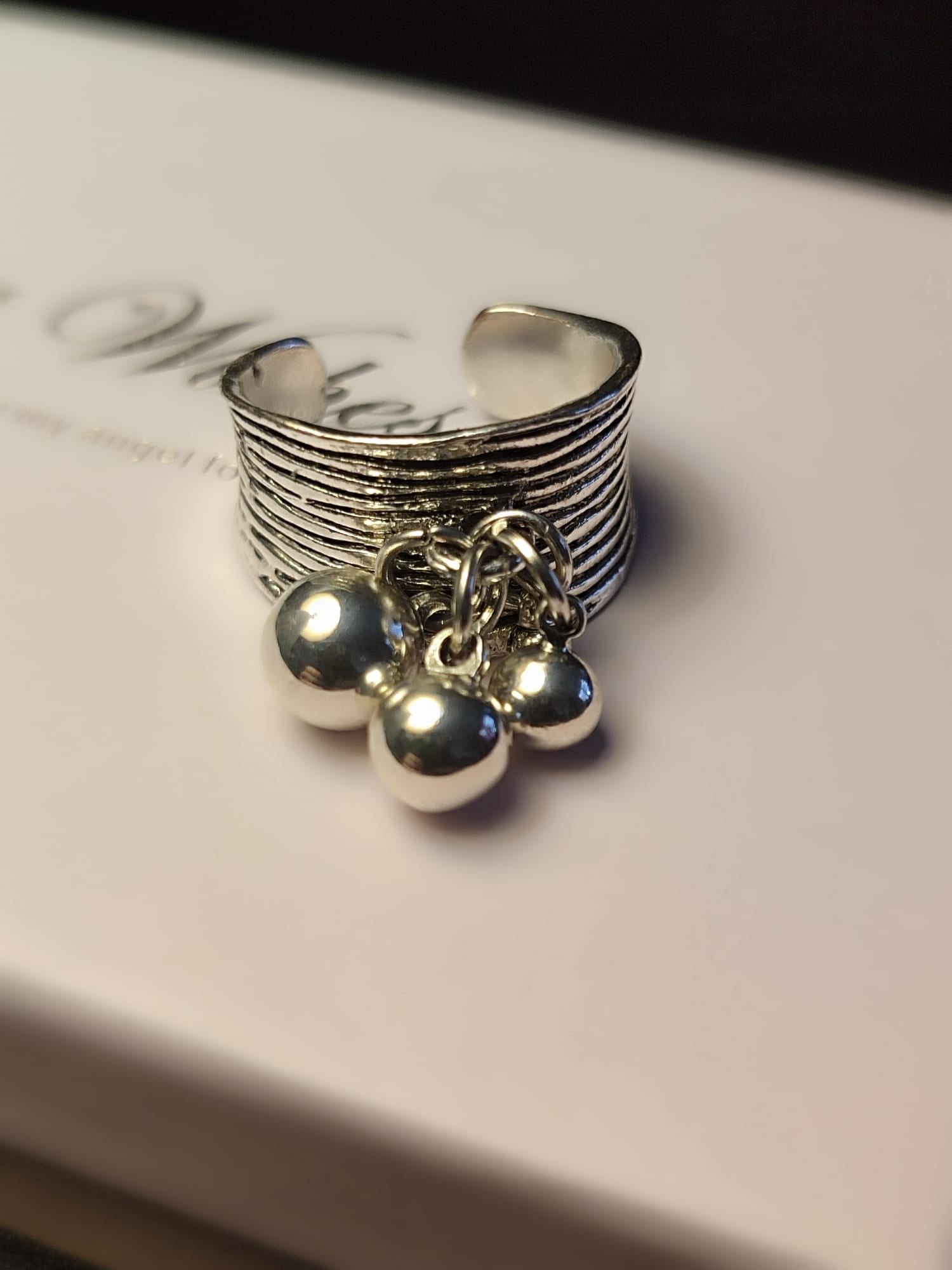 Elegantan prsten u vintage stilu