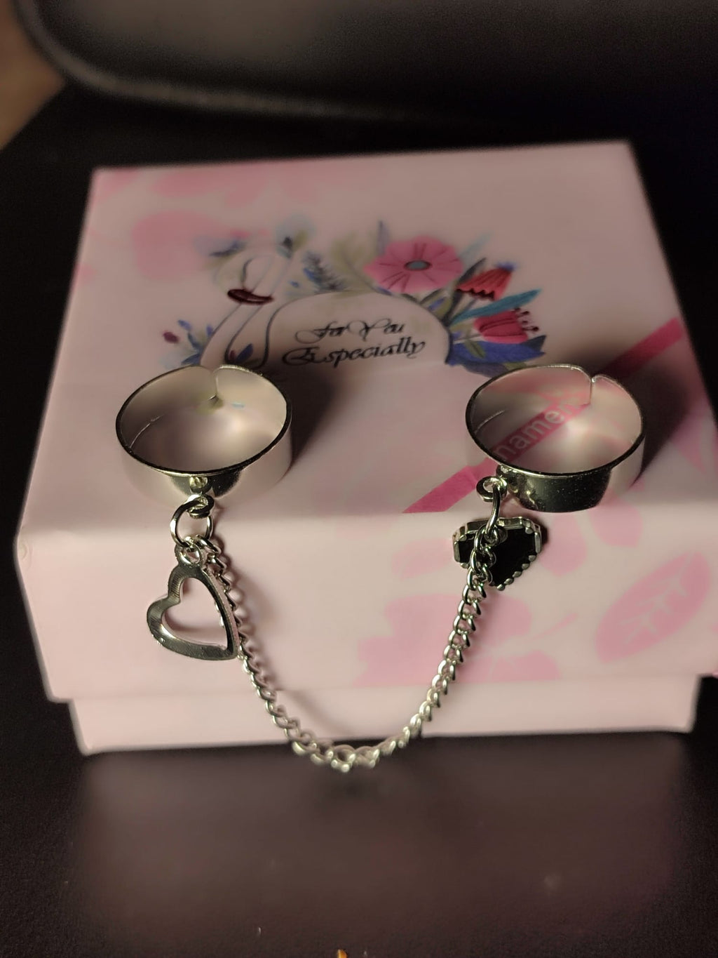 Moderni dvostruki prsten u obliku srca