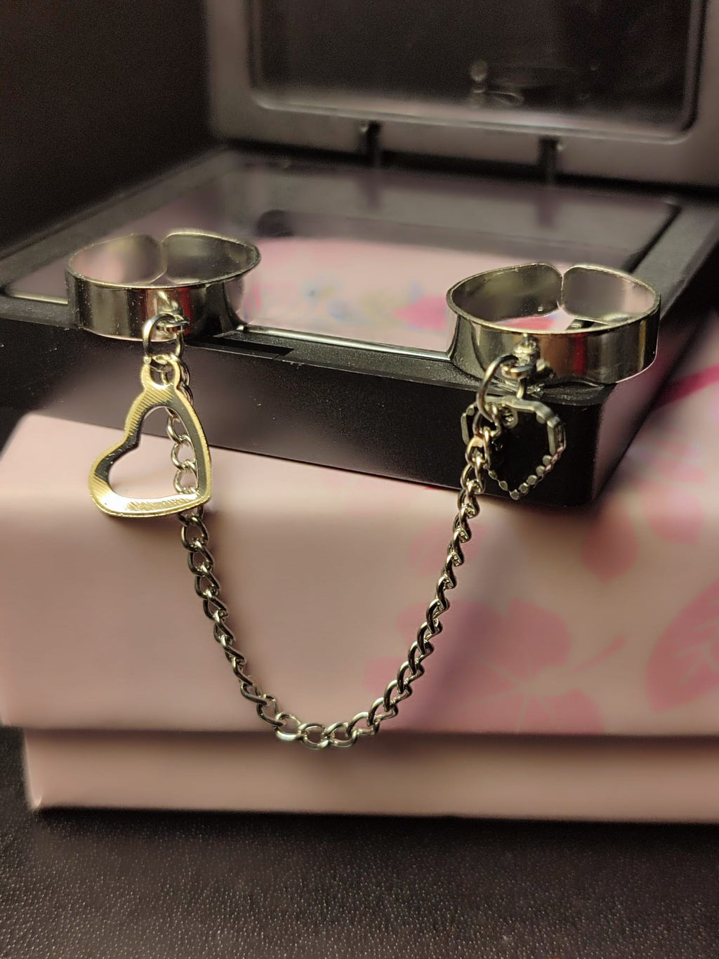 Moderni dvostruki prsten u obliku srca