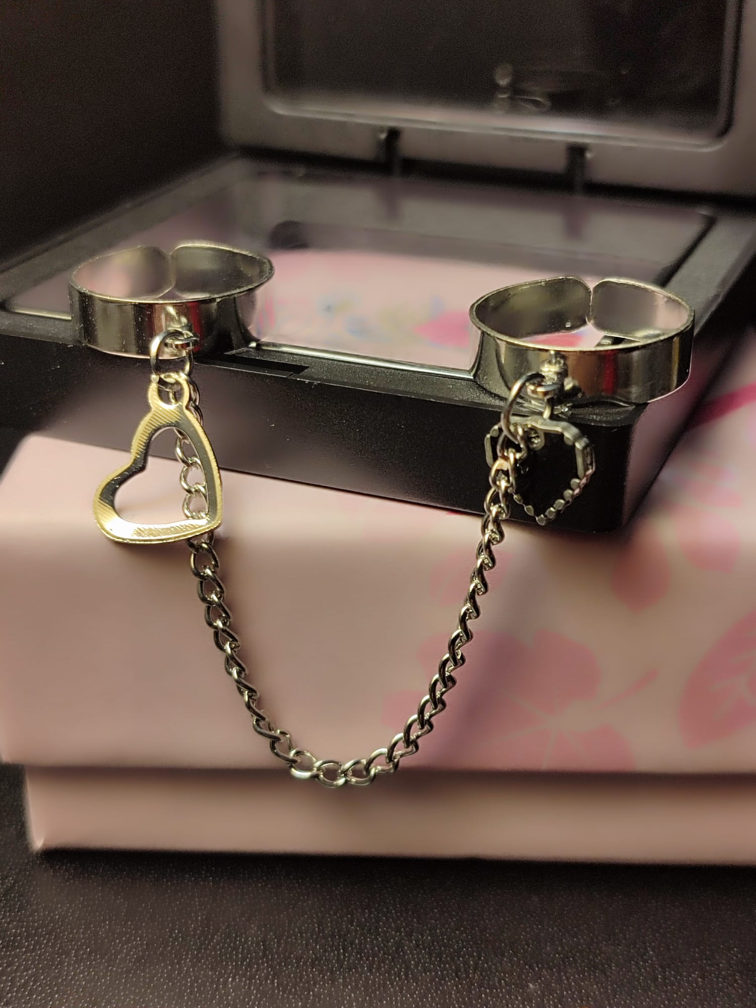 Moderni dvostruki prsten u obliku srca