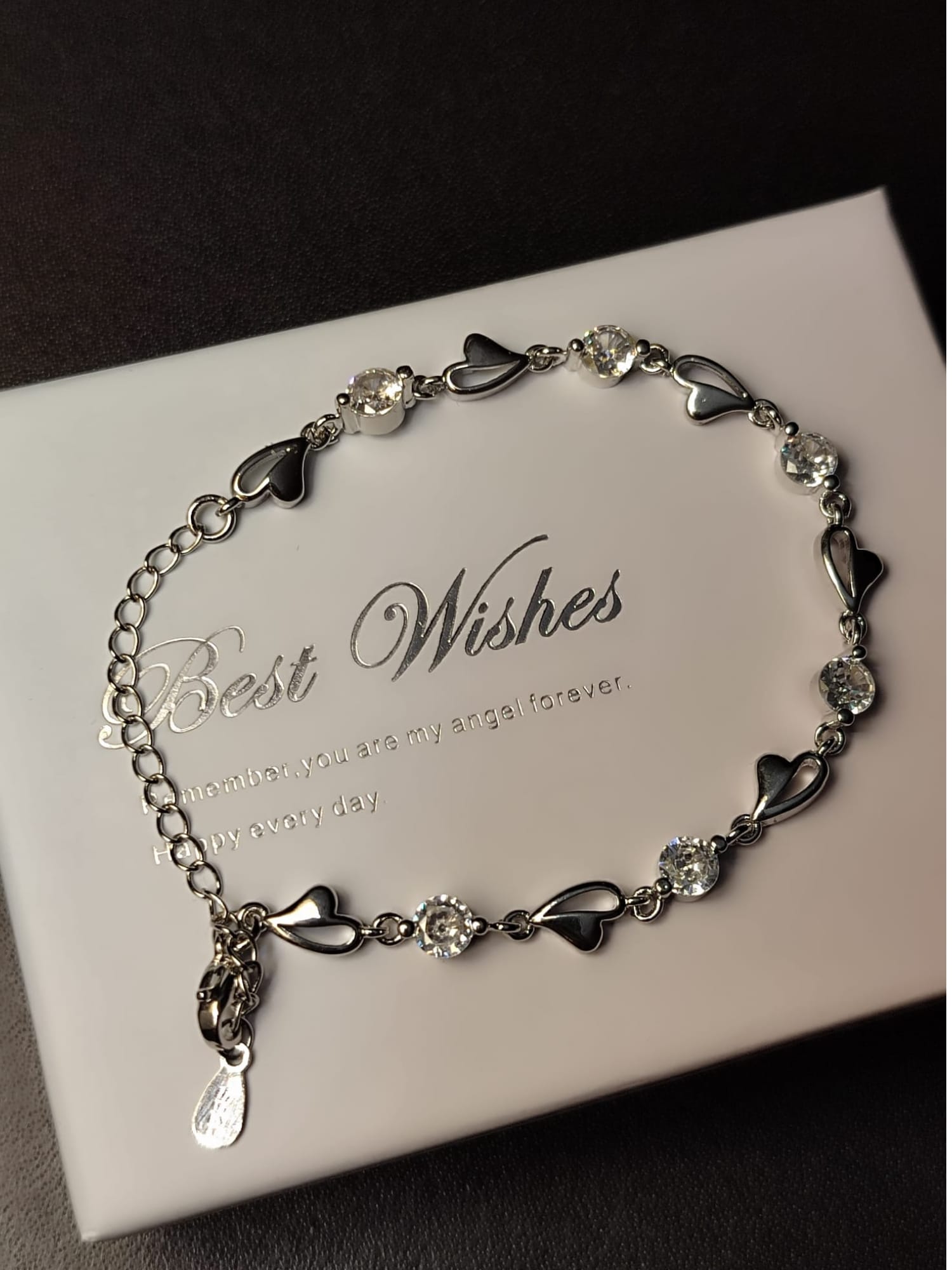 Narukvnica sa srcima od 925 srebra