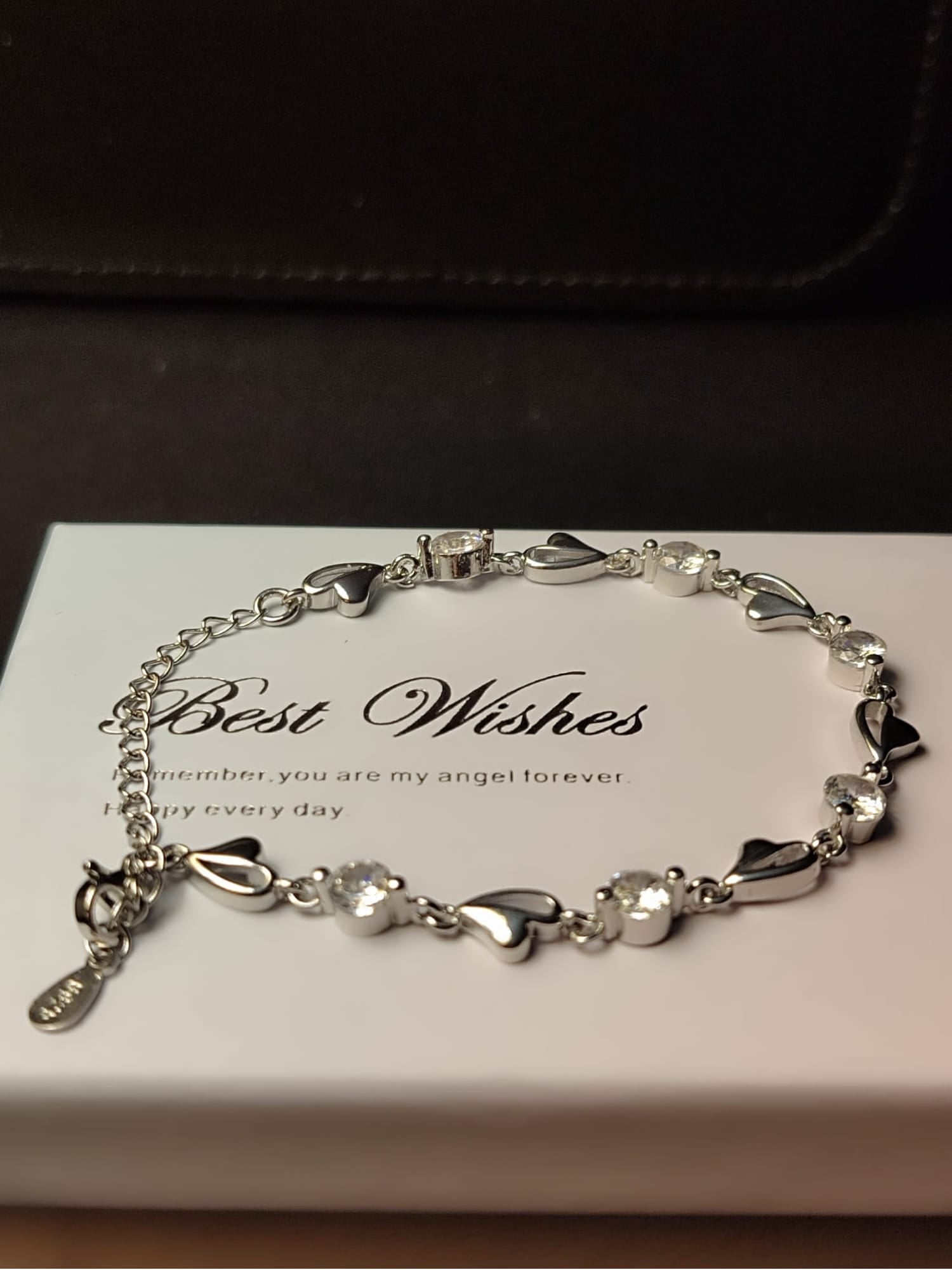 Narukvnica sa srcima od 925 srebra