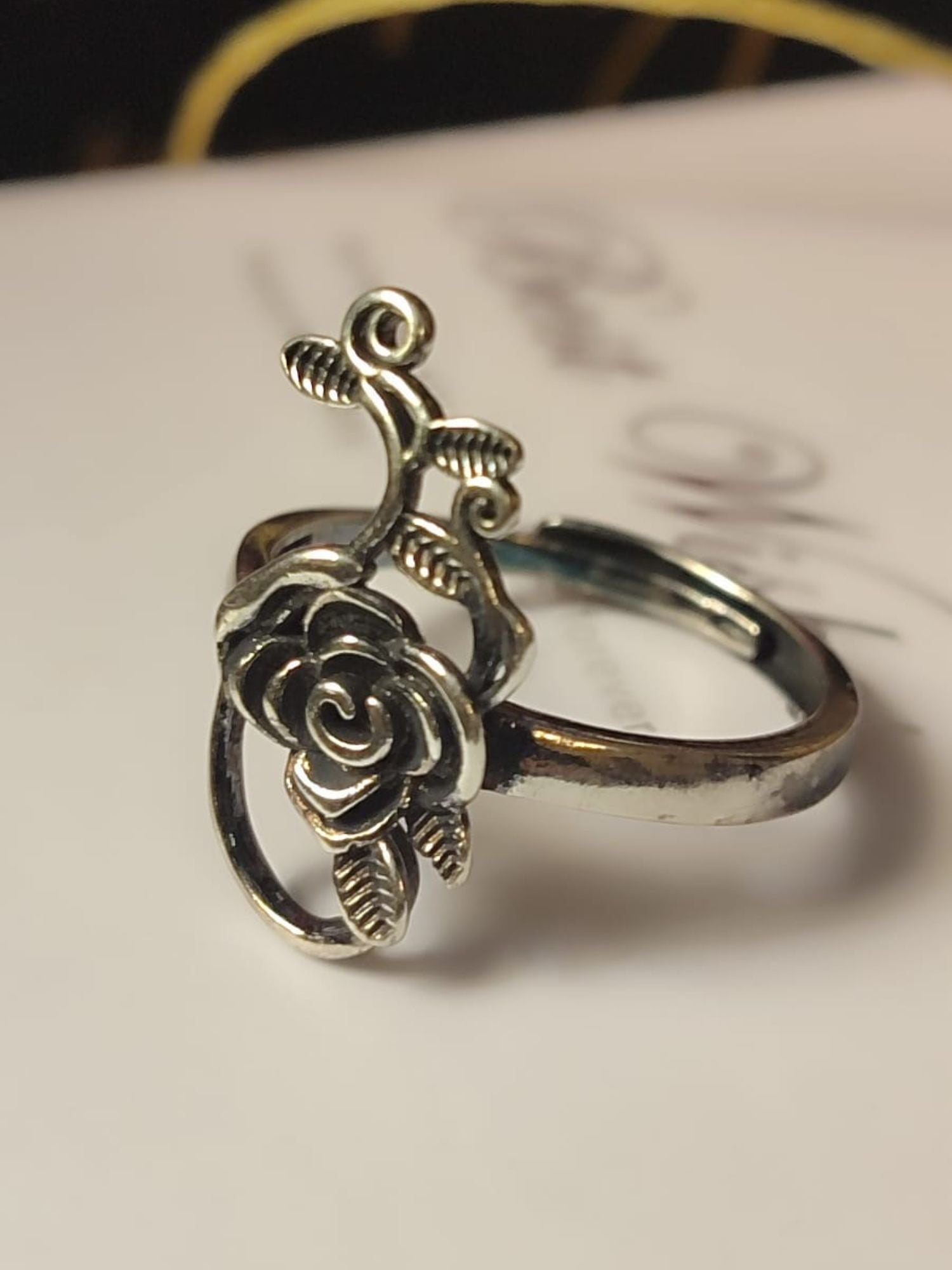 Moderni prilagodljivi prsten u obliku ruže od 925 srebra