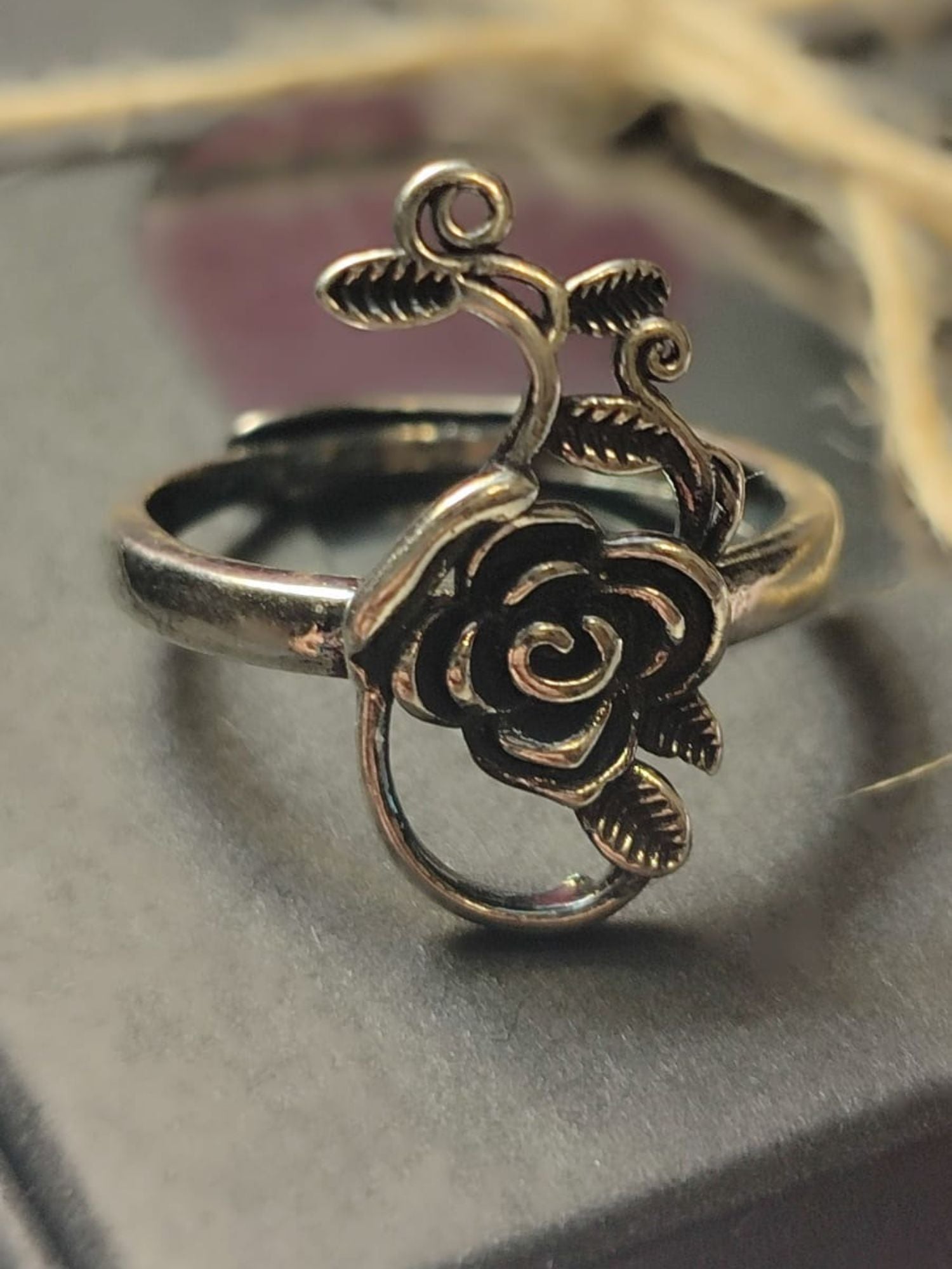 Moderni prilagodljivi prsten u obliku ruže od 925 srebra