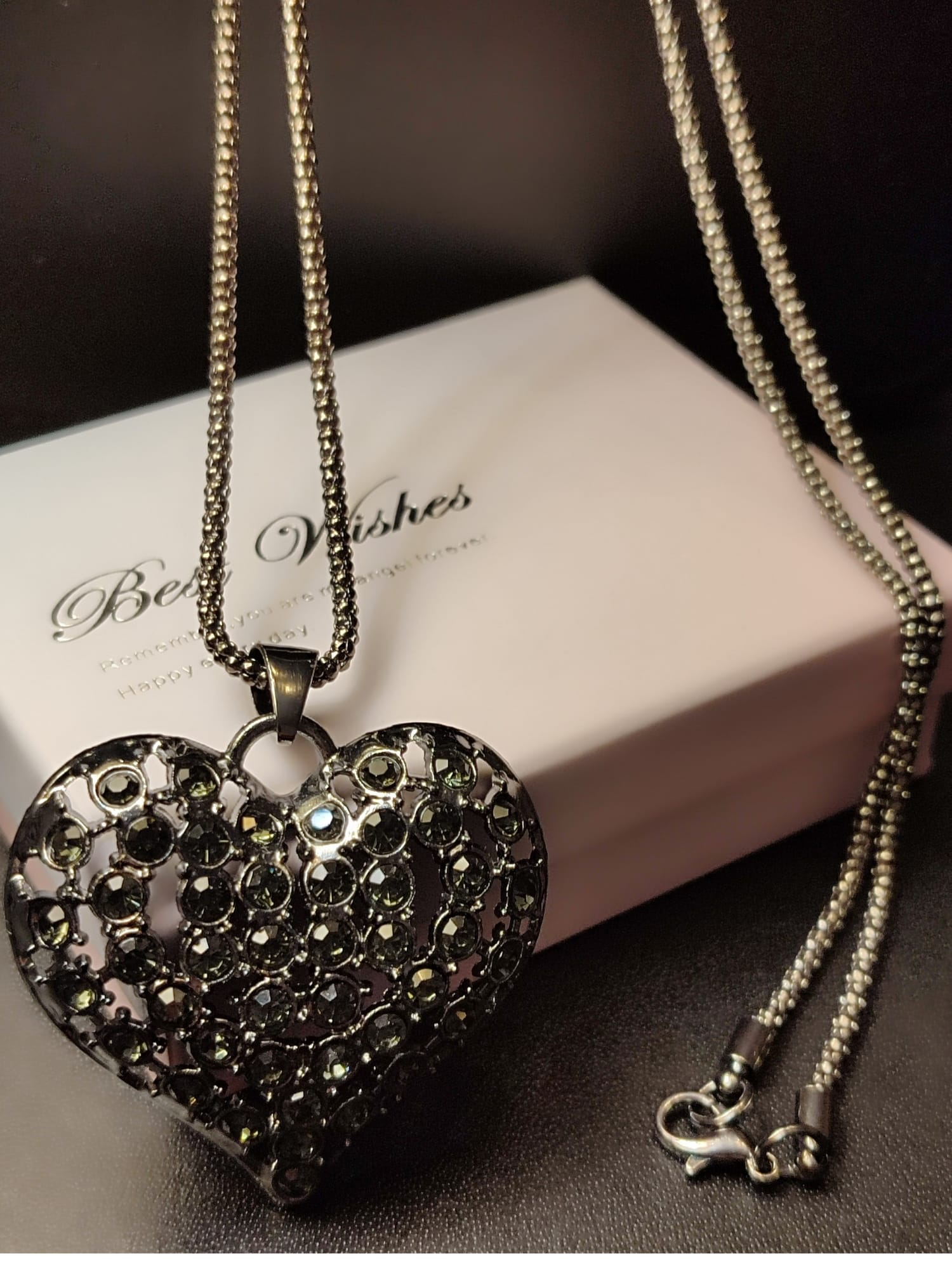 Kreativni ogrlica sa kristalima u obliku srca