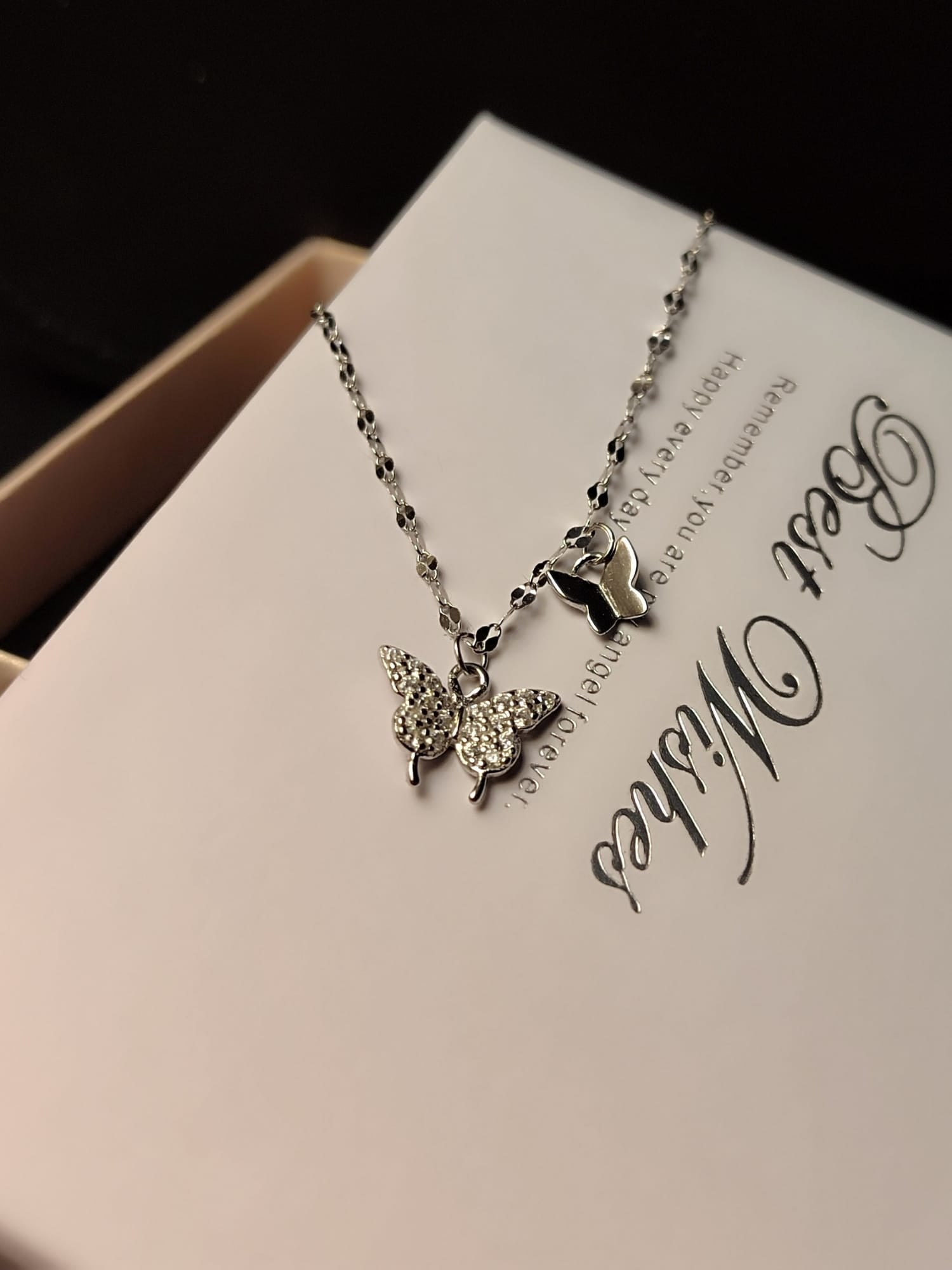 Moderna ogrlica u obliku leptira od 925 srebra