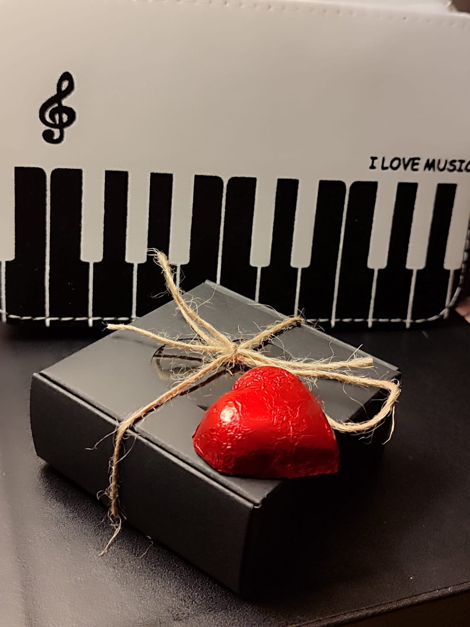 Torbica u obliku klavira od PU kože