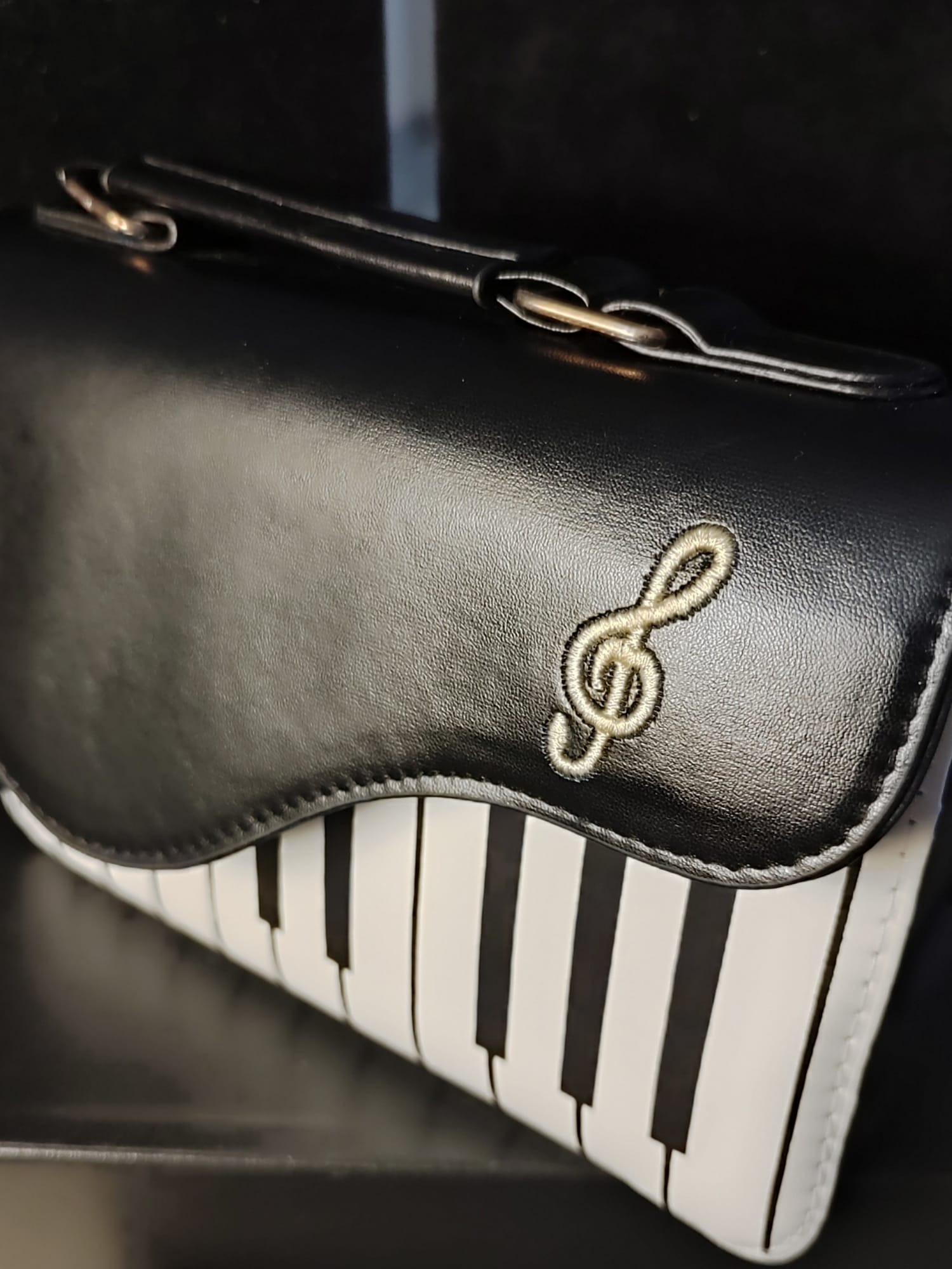 Torbica u obliku klavira od PU kože