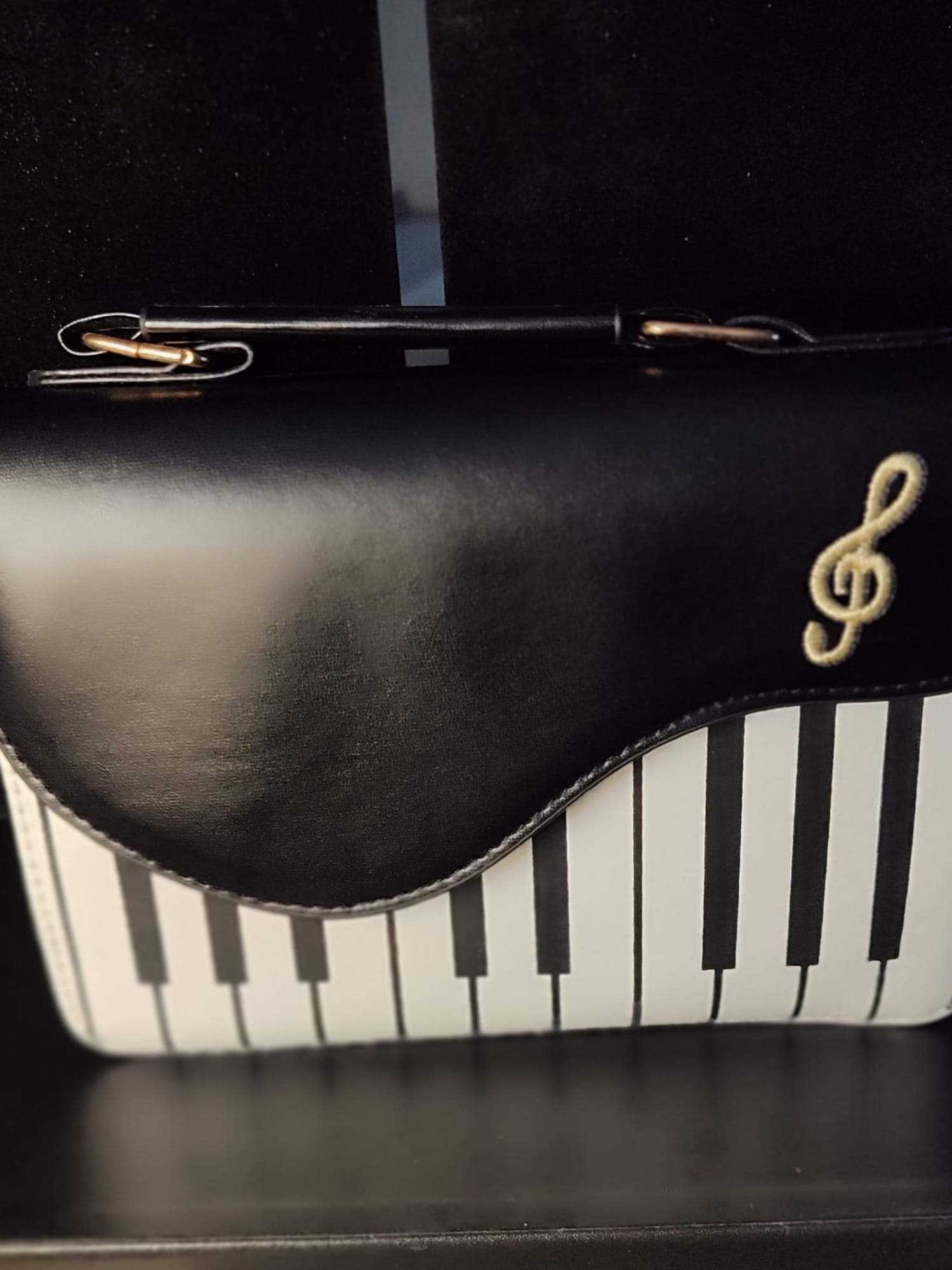 Torbica u obliku klavira od PU kože