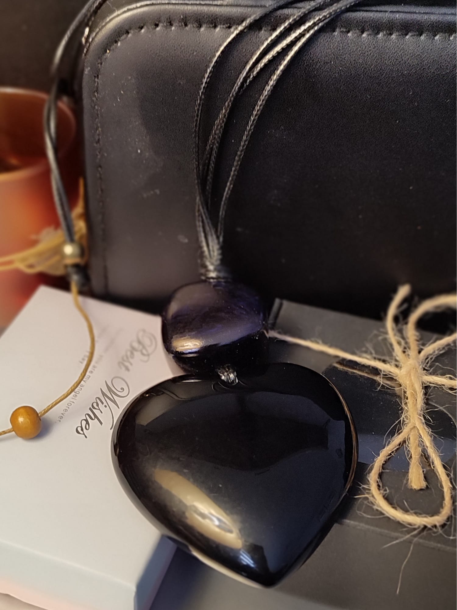 Elegantna ogrlica u obliku srca od akrila