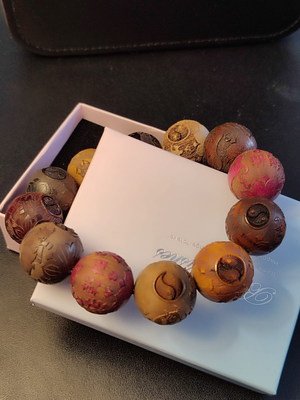 Narukvica sa velikim perlama