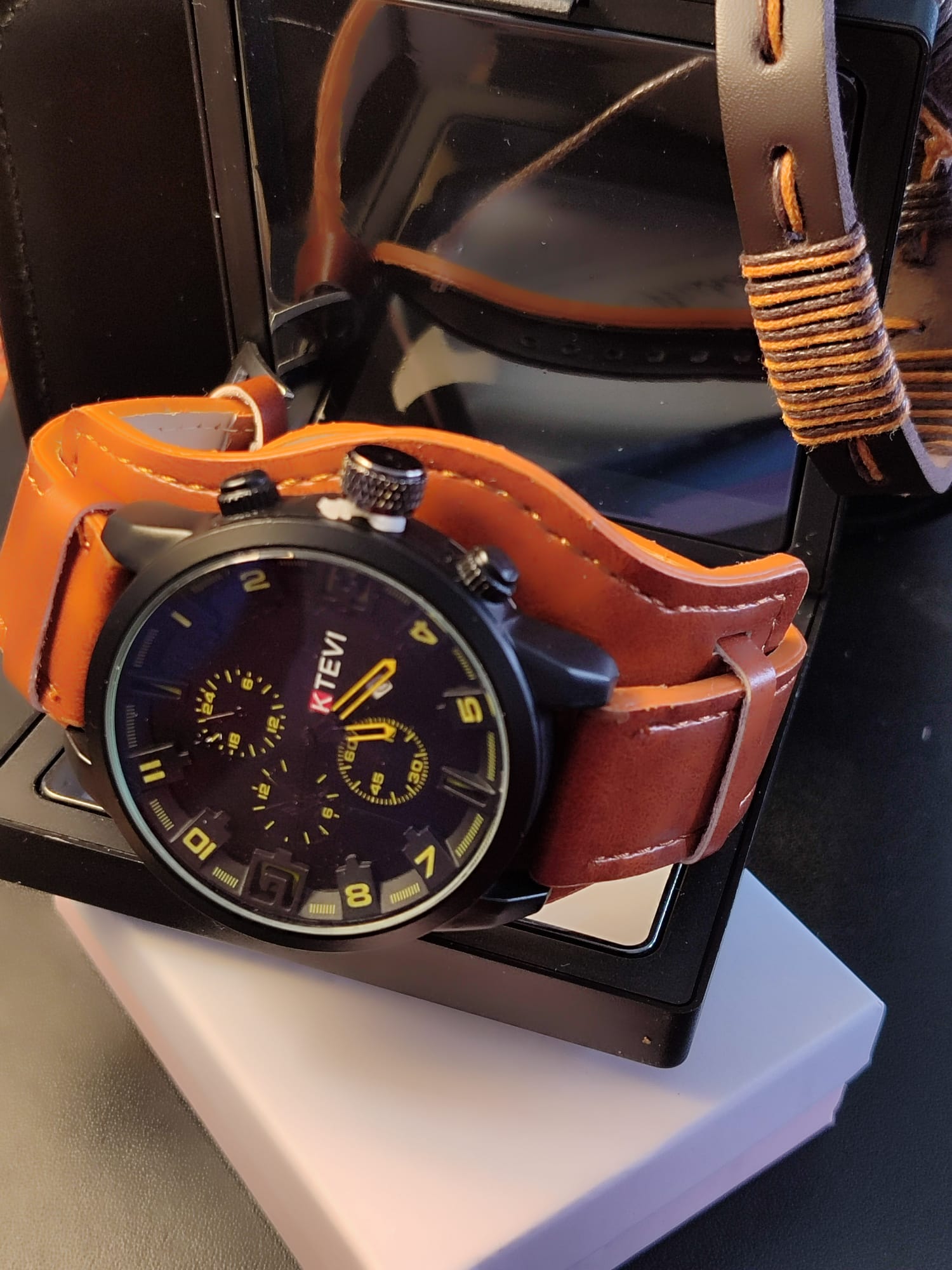 Smješteno na sat + narukvica