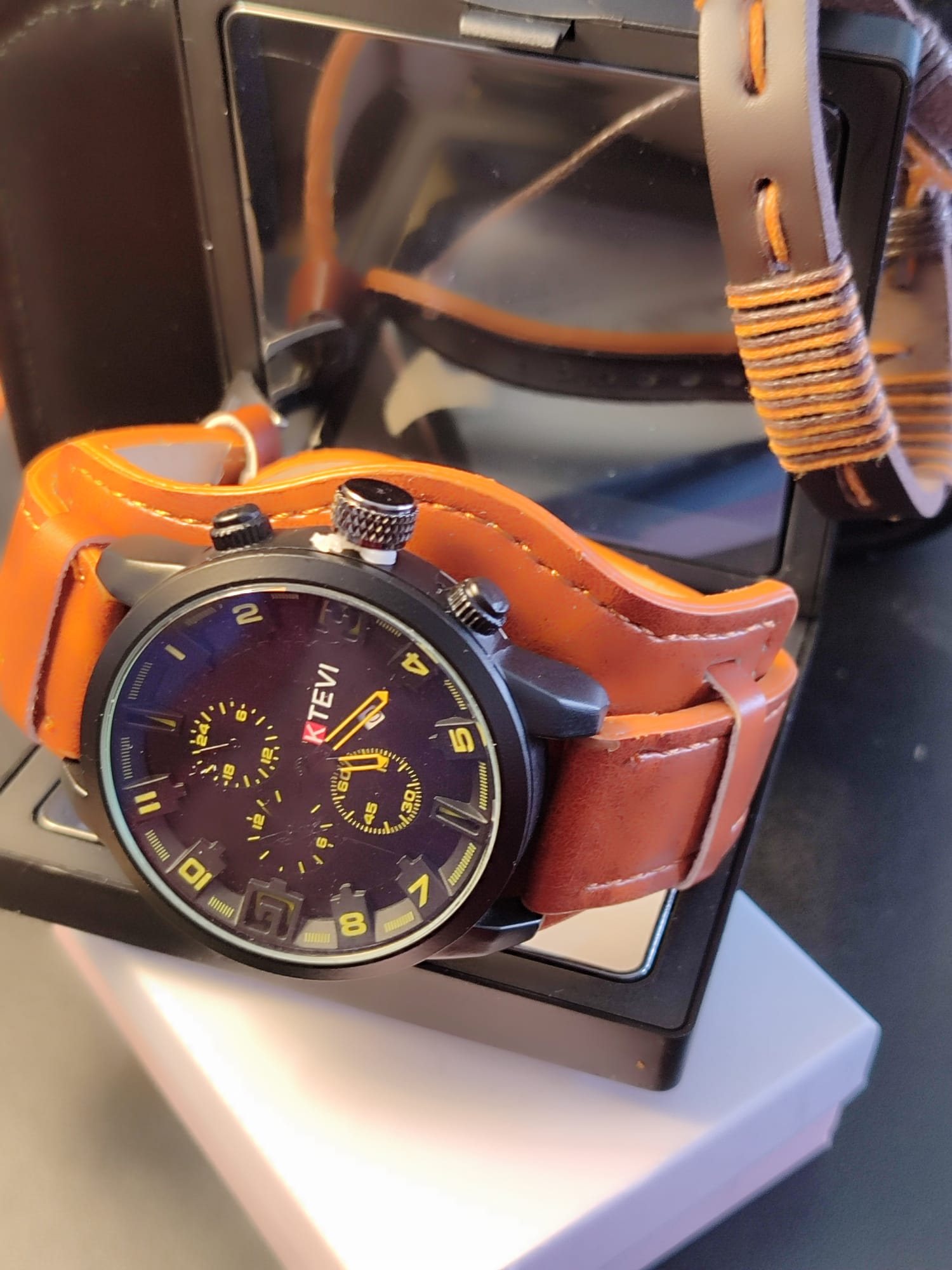 Smješteno na sat + narukvica